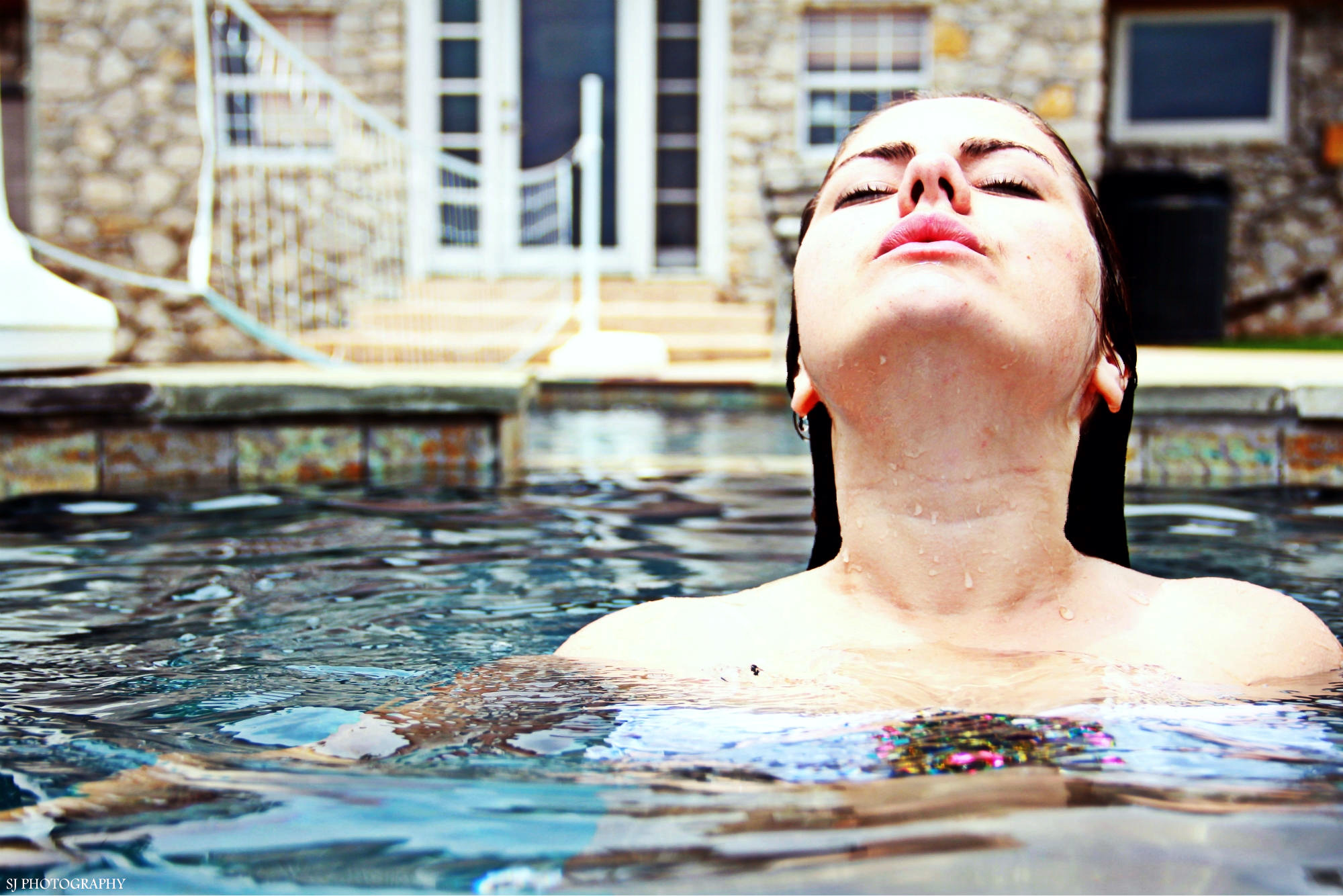 Can You Swim While Wearing Eyelash Extensions?